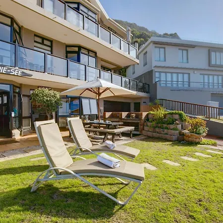 Oppiesee Selfcatering Apartments Herolds Bay Exterior photo
